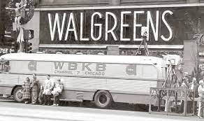 Photo Chicago State Street At Madison Walgreen S Station Wbkb Bus Christmas Decoration 1961 State Street Chicago Chicago Photos Chicago