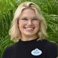 Maggie Scott's Instagram, Twitter & Facebook