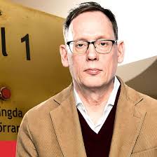 Två barn har torterats ihjäl och tonårskillarna fnittrar