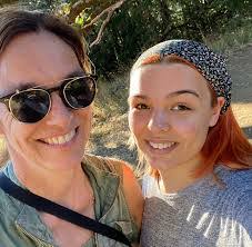 Lisa Sommerfeld's Instagram, Twitter & Facebook