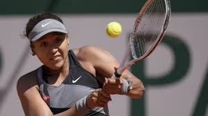 The player's striking exotic appearance comes from. French Open In Paris Naomi Osaka Zieht Sich Zuruck Sport Sz De