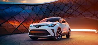 Inside, the lush interior and state of the art technology will satify your every need, while the new incredibly efficient hybrid powertrain delivers instant accelration and added power, exactly when you need it. 2021 Toyota C Hr In St Louis Lou Fusz Toyota