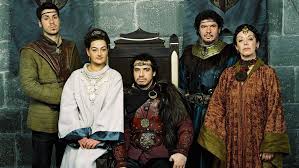 Quête du graal, repas en famille et stratégie militaire. Kaamelott Ou Comment Alexandre Astier A Casse Les Codes