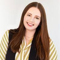 Julie Pohlman's Instagram, Twitter & Facebook