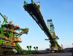 Obszar, o który ma zostać powiększona, to 30 km2, a węgiel ma być wydobywany do głębokości 330 m pod powierzchnią ziemi. Gigantyczna Zwalowarka W Kwb Turow