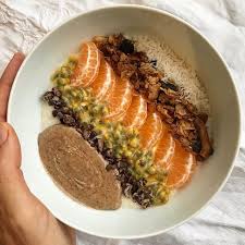 Ce Matin Dans Mon Bol C Est Porridge Reconfortant A Souhait J Ai Mis 40g De Flocons De Noix De Coco Rapee Terrine De Saumon Tarte Aux Legumes
