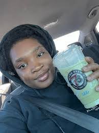 Vicki Chester's Instagram, Twitter & Facebook