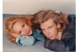 Όλα τα τελευταία νέα, φωτογραφίες, video και ειδήσεις. H E3omologhsh Mama H 3ekoyrash 8a Einai O 8anatos Moy People Amp Style Eidhseis