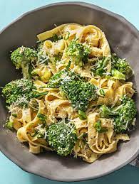 Alfredo Pasta With Broccoli Recipe Hellofresh Recipe Vegetarian Pasta Recipes Hello Fresh Recipes Recipes