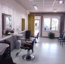 Otevřeně s nadsázkou s vámi hrdinky seriálu sdílí své životní. Kadernictvi Smith Home Facebook