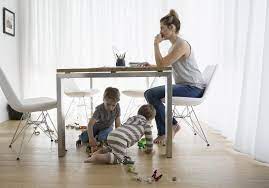 Vous pouvez travailler en crèche, dans des écoles et institutions. Travailler Quand On A Des Enfants Reste Un Casse Tete Pour Les Femmes On Vous Explique Pourquoi Elle Active