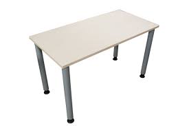 Canvaro ist ein überzeugend leistungsfähiges und nutzerorientiertes scheibtischsystem. Kleiner Assmann Schreibtisch Ahorn Gebraucht Perfekt Als Zusatztisch
