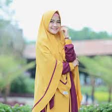 Putih merupakan warna dasar yang cukup aman jika dicampurkan dengan varian warna lainnya. Warna Mustard Seperti Apa Contoh Hijab Warna Mustard Pusathijabterbaru