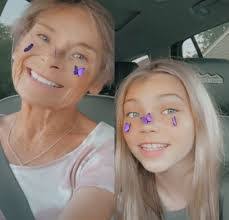 Celia Hansen's Instagram, Twitter & Facebook