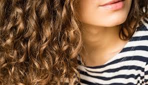 The idea is to manage the volume, and if this happens perfectly, this type of hairstyle becomes one of the best curly hairstyles. Home Remedies To Get Curly Hair Lifeberrys Com