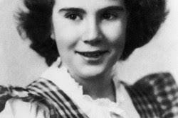 Joan Rivers Dead; Legendary Comedian Dies After Being Taken Off Life Support