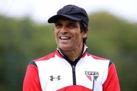 Known as milton in his playing days, he joined são paulo's youth setup in 1975, being promoted to the first team in 1977. Sao Paulo Contrata Novo Coordenador Tecnico E Muda Milton Cruz De Cargo Lance