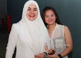 Jennifer dunn dilabrak shafa aliya harris anaknya bunda queen sarita abdul mukti. Akrab Faisal Haris Temui Tiga Anaknya