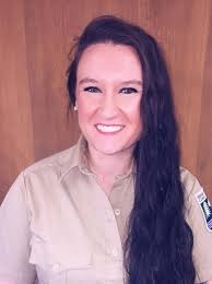 Female wildland firefighter stands out