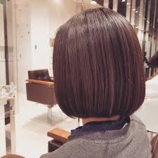 画像に含まれている可能性があるもの 1人以上 室内 hair styles long hair styles beauty