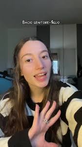 Il bacio: intimità e relazione genitore-figlio