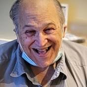 Mark Ostroff's Instagram, Twitter & Facebook