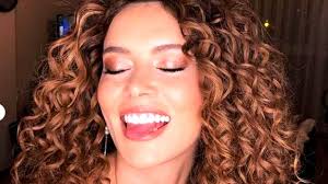 Tv actress who played sirin sarikadi on kadin from 2017 to 2018. Seray Kaya Nin Aile Fotografi Cok Sempatik