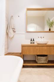With just the right mirror, a modern bathroom can be transformed with country cottage style. 75 Beautiful Country Bathroom Ideas Designs May 2021 Houzz Au