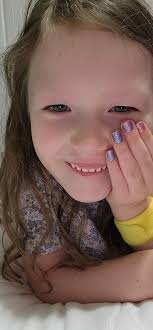 Chrissy nails ready with Peridot dream and Cinnamon something.. Merry  Christmas Foxies! 🦊