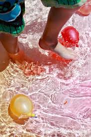 Water play was extended to washing the playhouse as well as mixng sand and water in the sand box. Colored Water Play In The Play Pool Learn Play Imagine Spiele Fur Kinder Spiele Mit Wasser Spiel Und Spass