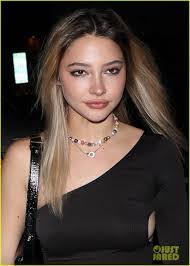 Madelyn Austin's Instagram, Twitter & Facebook