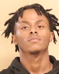 🚨 WALMART WOES: WHEN YOU FUMBLE THE FIREARM 🚨 Sunday evening at the  Shreveport Barksdale Hwy Walmart, two armed men rolled in with bad  attitudes and worse judgment. Reportedly, Jeffrey McDay, thought