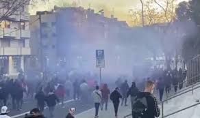 Μυθική παράσταση (χατ τρικ) εμπαπέ στη βαρκελώνη και αγκαλιά με την πρόκριση η παρί σεν ζερμέν! 7e Lm6okrojgtm