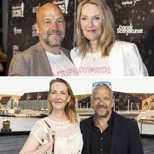 📢 Skuespiller-ægtepar i ens T-shirts til Reumert: Hør hvorfor 🔗SE MERE  NEDENFOR: 👇