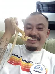 may i please get new EG or pony pictures?