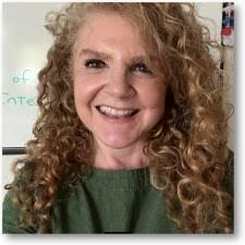 Pam Moss's Instagram, Twitter & Facebook