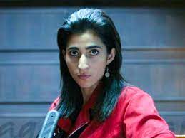 El profesor pierde el control cuando la policía científica rastrea la casa de campo de toledo en busca de restos de adn. Money Heist This Heartbreaking Video Of Alba Flores Aka Nairobi Hints Her Future In La Casa De Papel 5 Pinkvilla