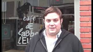 Bart de wever (/ˈbɑrt də ˈʋeːvər/), également désigné par ses initiales bdw, est un homme politique belge né le 21 décembre 1970 à mortsel, dans la province d'anvers. Mouscron Le Sosie De Bart De Wever Invite Les Francophones A Trinquer Avec Lui Sur Orange Videos