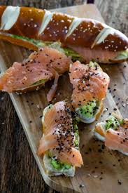 Laugenstange Mit Lachs Avocado Mein Perfekter Snack Als Stillende Mutter Rezept Mahlzeit Lecker Leckeres Essen