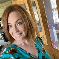 Kim Nightingale's Instagram, Twitter & Facebook