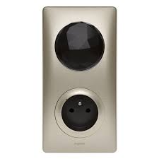 Legrand Et Somfy Partenaires Dans L Univers De La Maison Connectee Maison Connectee Legrand