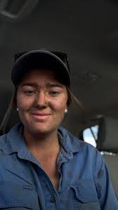 Very brief update from Team Booth: We are in complete disbelief that our  property, lovely little cottage, shearing shed & stables are still here.  After speaking to locals helping the CFA, the