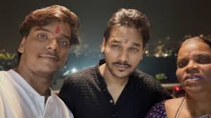 Sorry for the messy room.. 😂🤣 : : #london #like #followforfollowback  #comment #post #bewafa #loveislove #instagram #world #use #india .