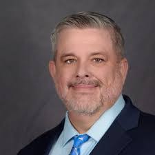 Ellen Dutton's Instagram, Twitter & Facebook