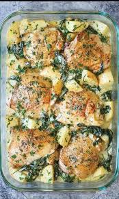 Ein Pan Huhn Und Kartoffeln Mit Knoblauch Parmesan Spinats Sahnesauce Gesundes Leben Sahnesauce Rezept Sahnesauce Rezepte