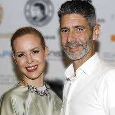 Isabel Edvardsson: Das ist der Mann an ihrer Seite