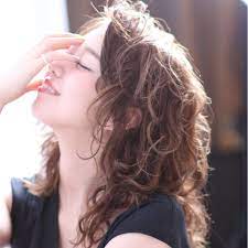 レトロブーム再来中 進化系ソバージュヘアに注目 hair ボブ パーマ 40代 セミロング パーマ ロングパーマ