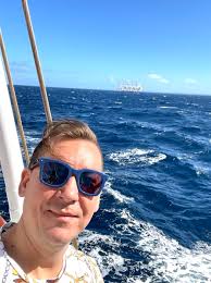 Uncharted Traveling (@jenny_travels)