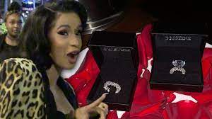 Tmz Cardi B S Birthday Diamond Ring Worth More Than 1 Million Cardi B Isn T Kidding When She Raps About Liking D Cardi B Birthday Birthday Diamonds Cardi B