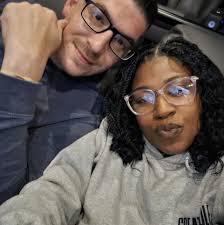 She's left several men at the altar... but will he break the streak? Julia  Roberts and Richard Gere star in Runaway Bride. Now